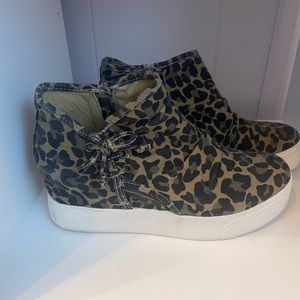 EUC Leopard print wedge sneakers. Size 7.5
